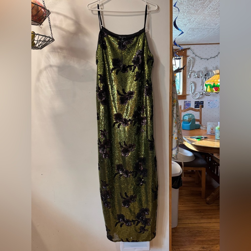 NWT⭐️Green Sequin Strappy Floral Slip Maxi